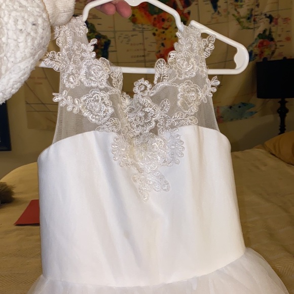 Flower girl dress with lovely lace and petticoat  7/8 - Picture 6 of 9